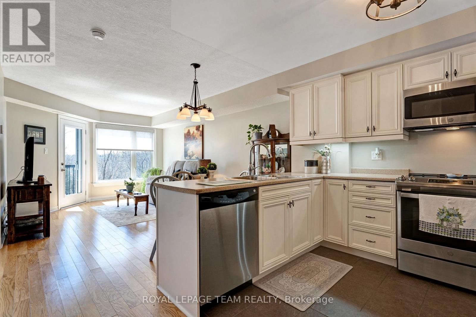 #209 398 VAN BUREN STREET - 6