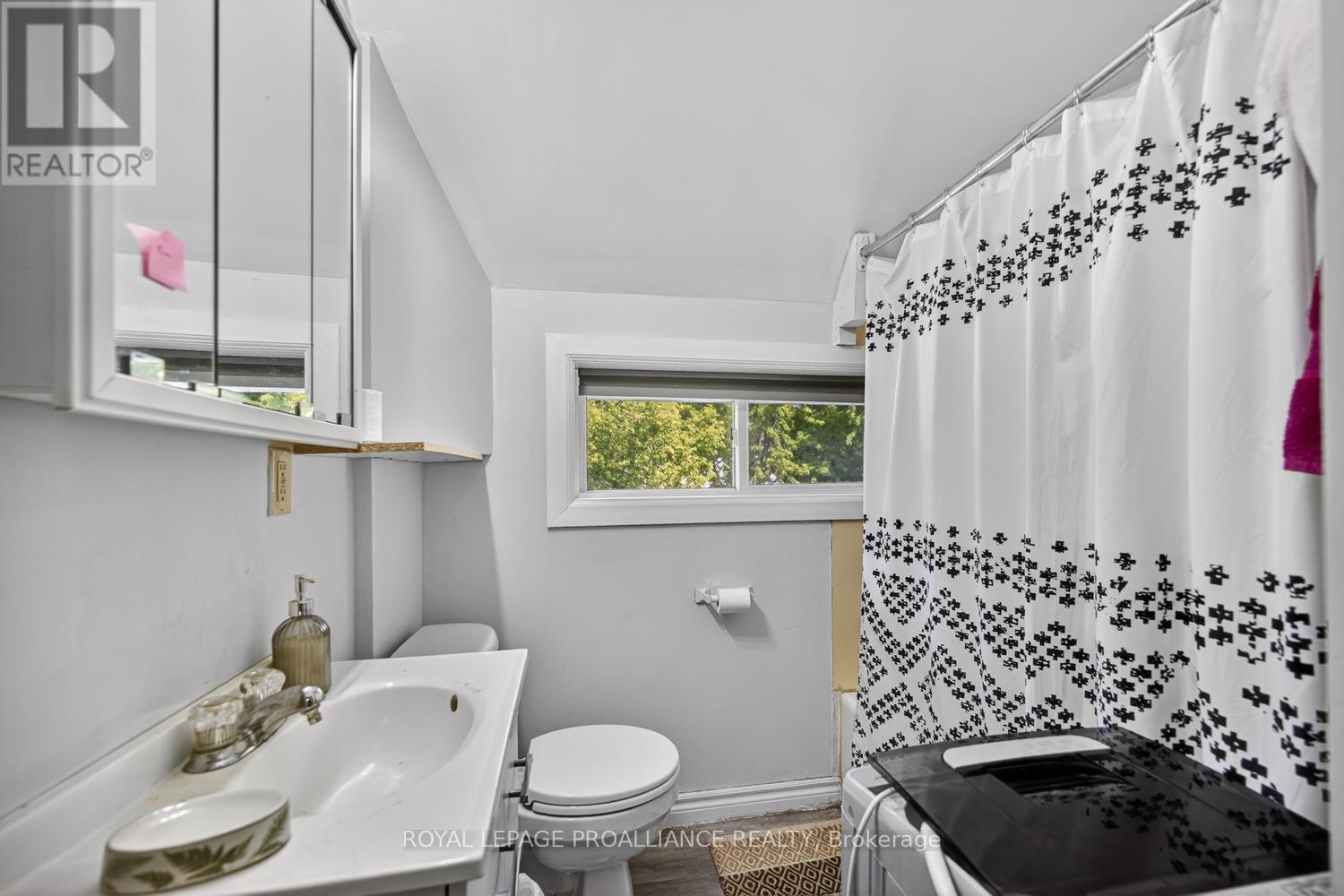 58 ABBOTT STREET - 24