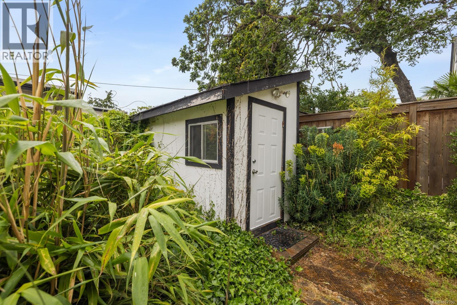2902 Irma St, Victoria