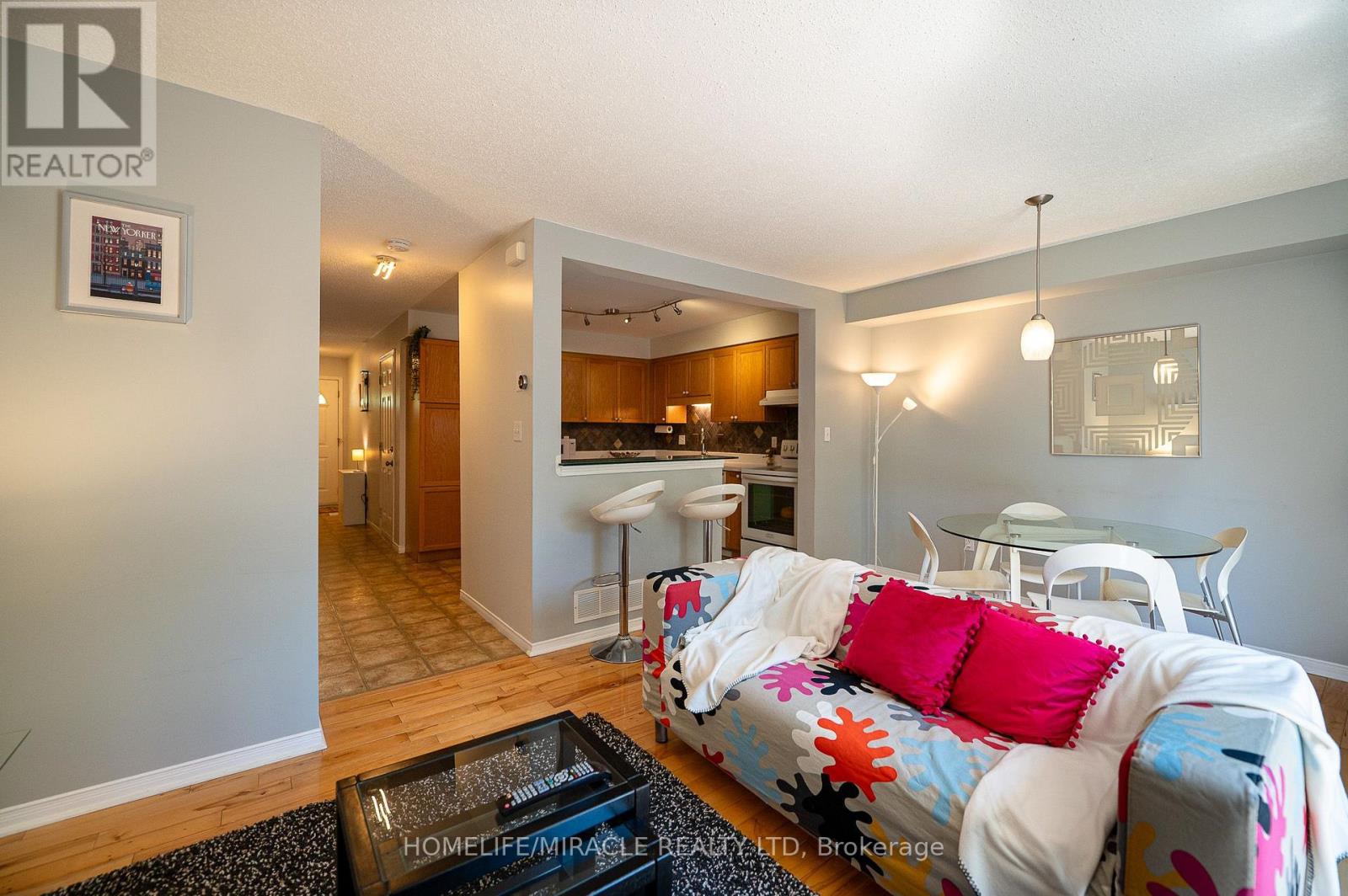 #55 151 CLAIRFIELDS DRIVE E - 11