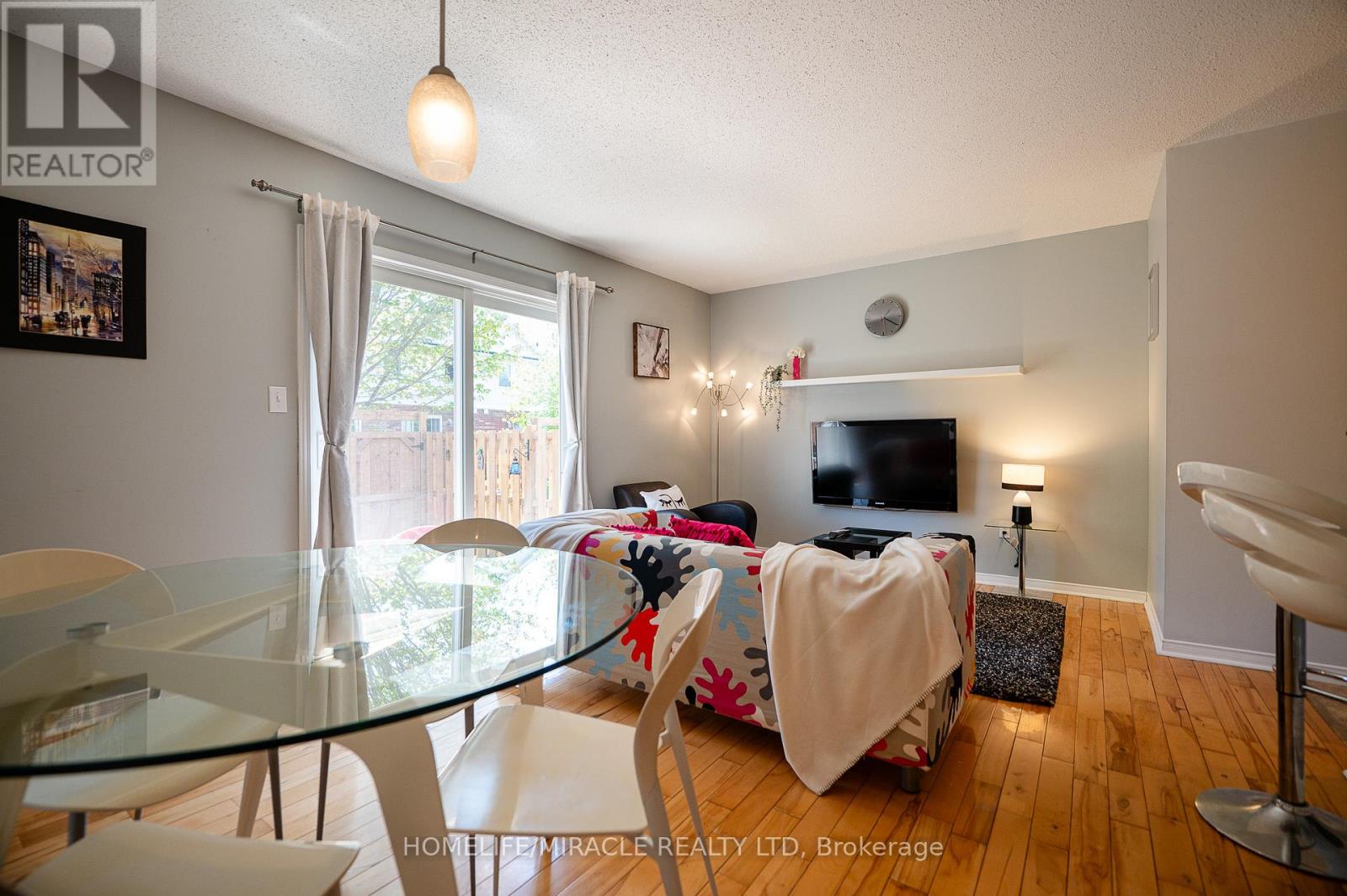 #55 151 CLAIRFIELDS DRIVE E - 18
