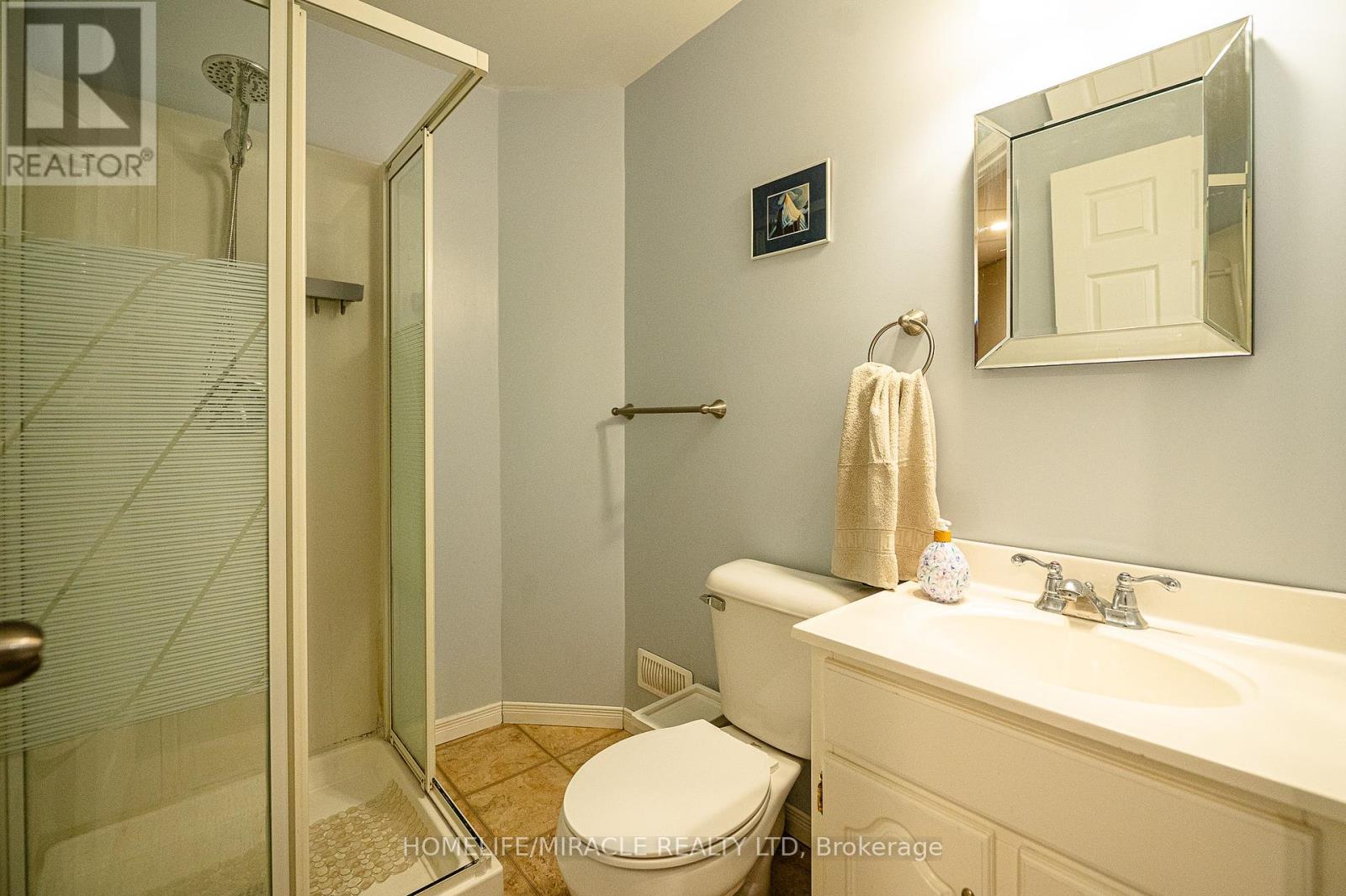 #55 151 CLAIRFIELDS DRIVE E - 23