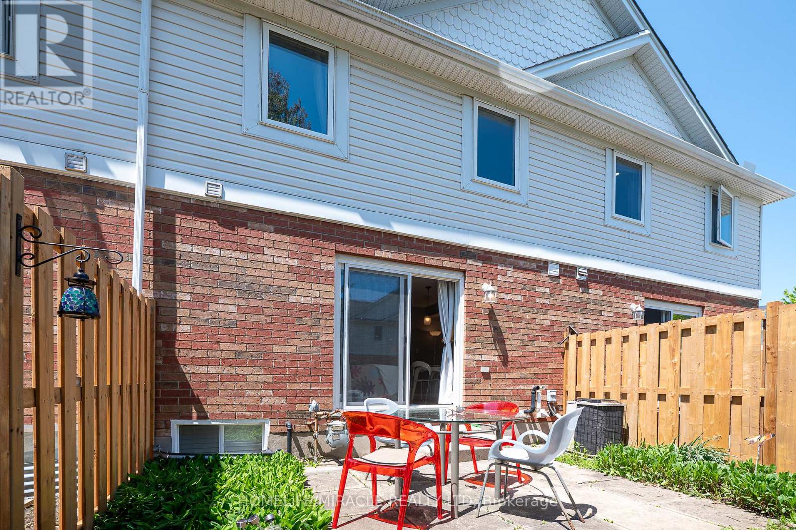 #55 151 CLAIRFIELDS DRIVE E - 33