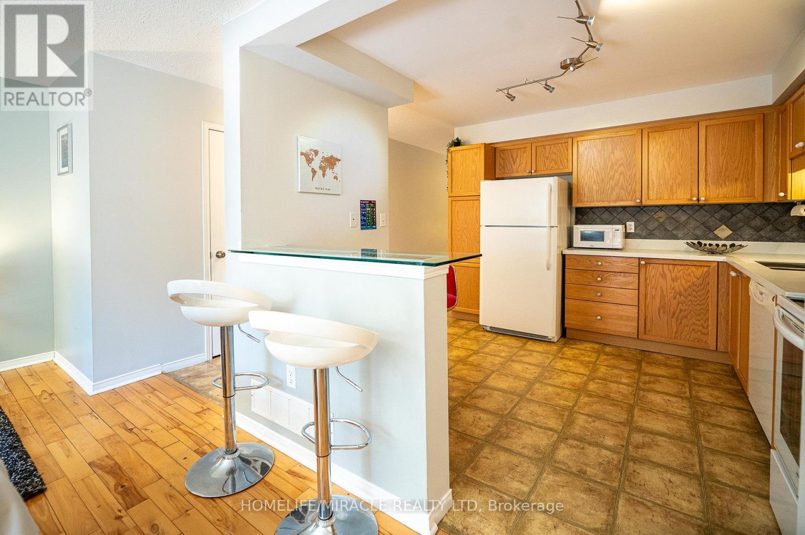 #55 151 CLAIRFIELDS DRIVE E - 8