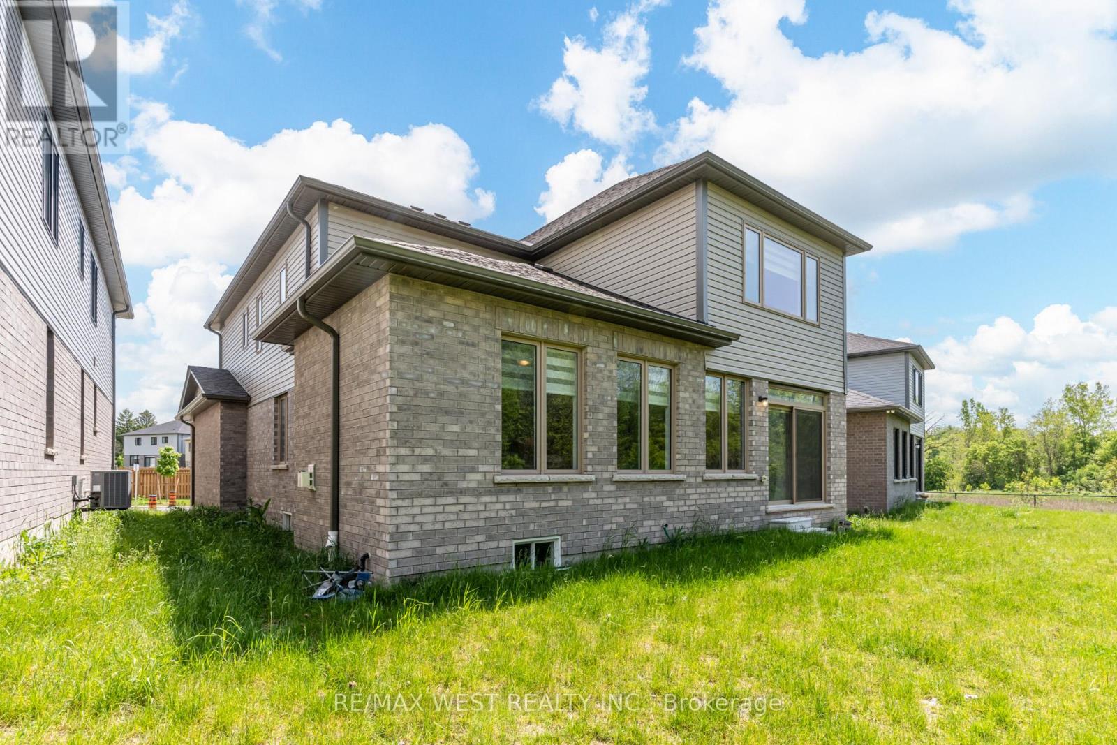 35 GILHAM WAY - 30