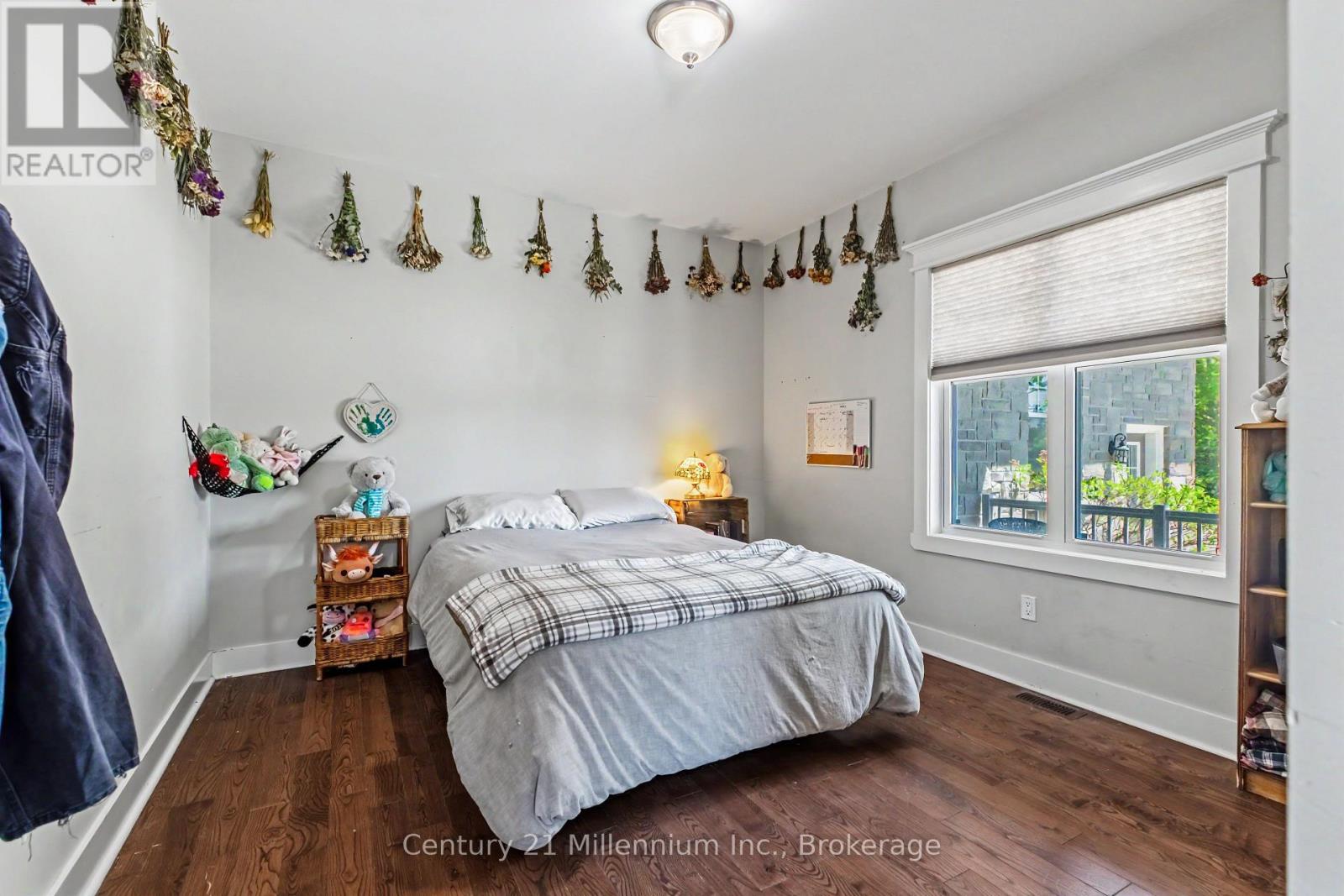 142 ISLA STREET - 14