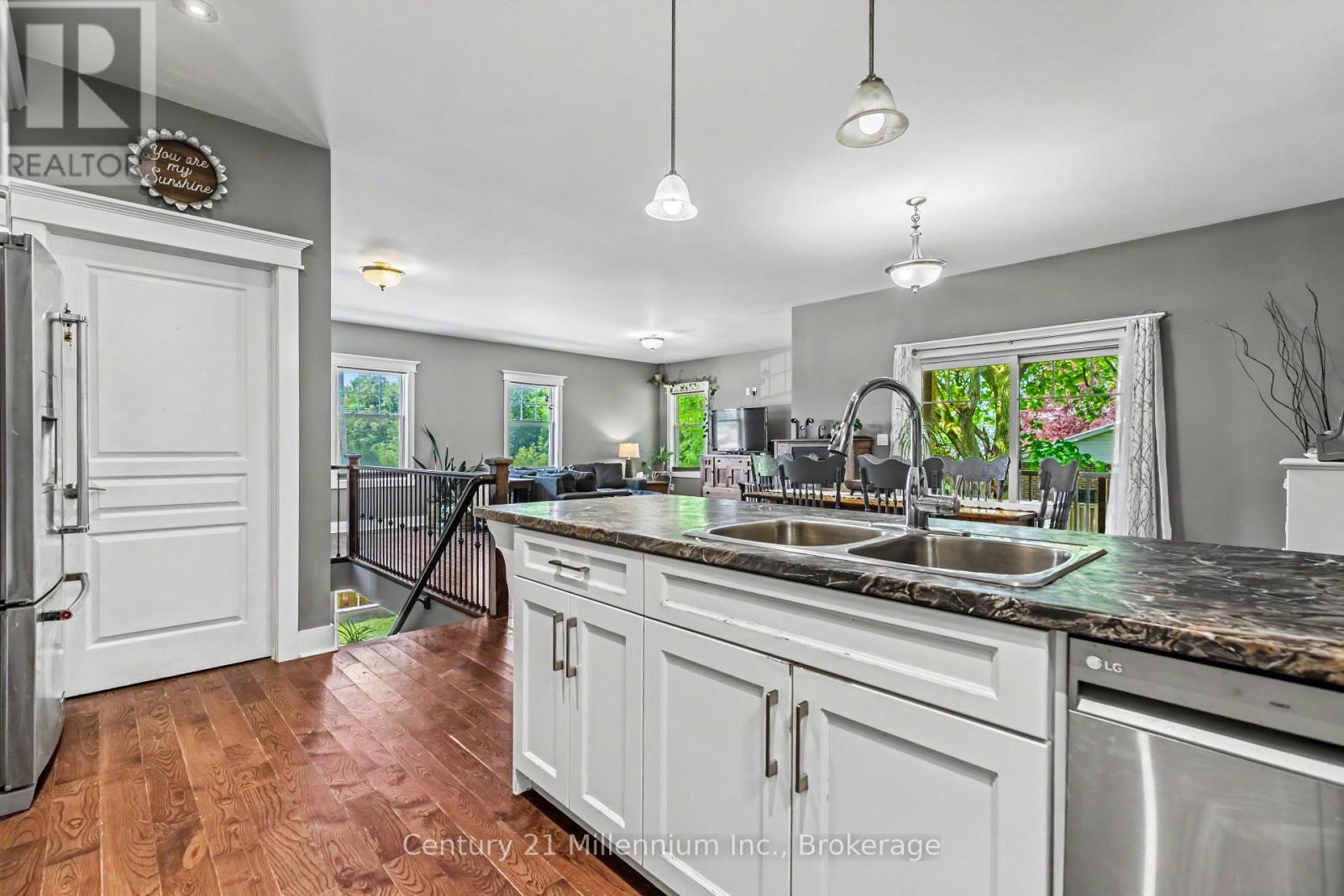 142 ISLA STREET - 24