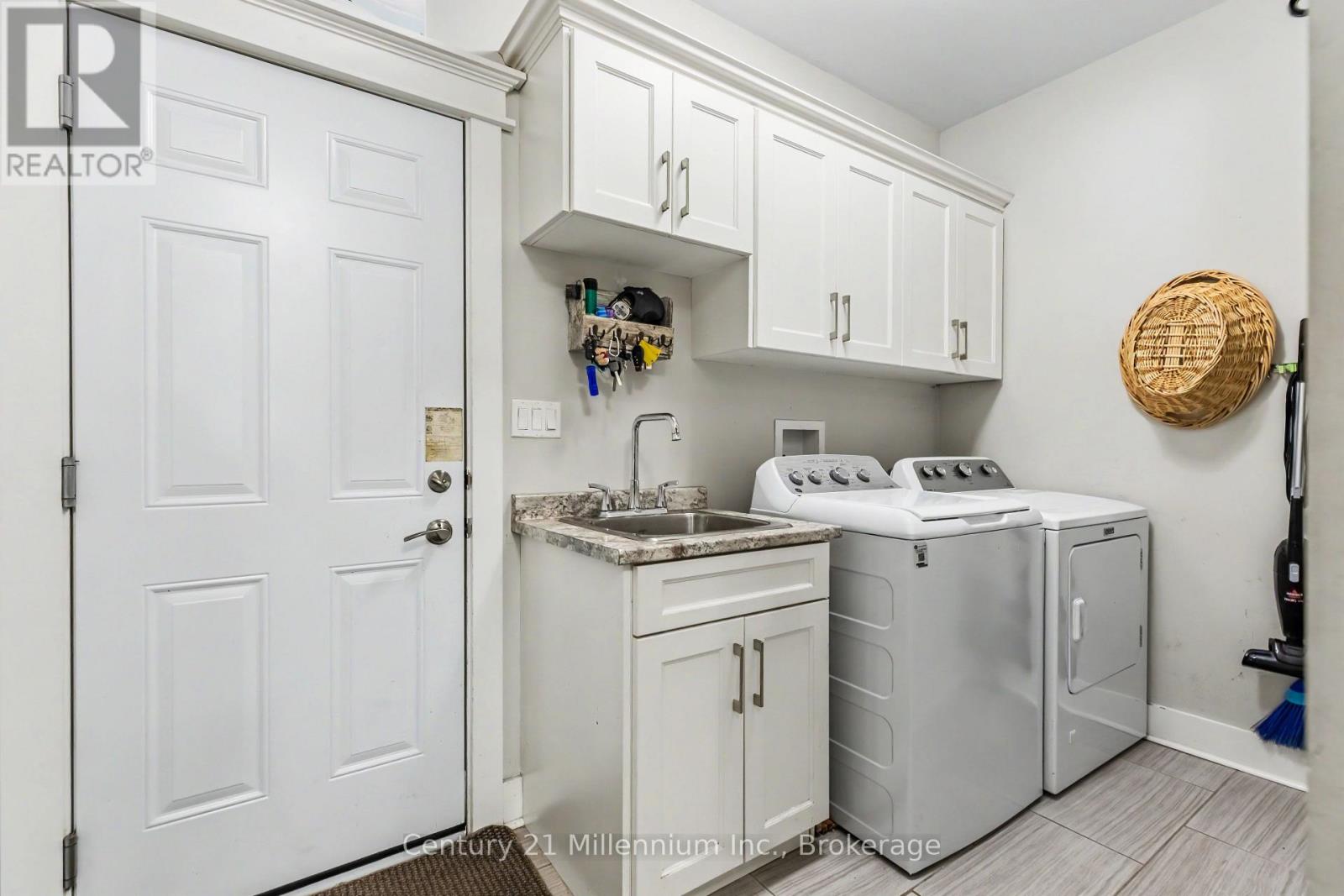 142 ISLA STREET - 33