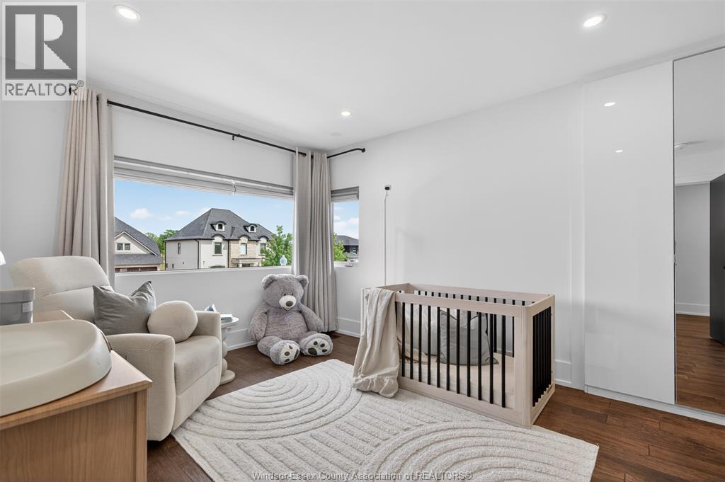 3889 ST FRANCIS CRESCENT - 36