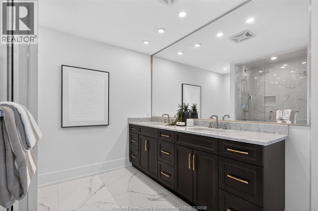 3889 ST FRANCIS CRESCENT - 37