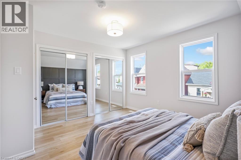 36 FRANCIS Street - 12