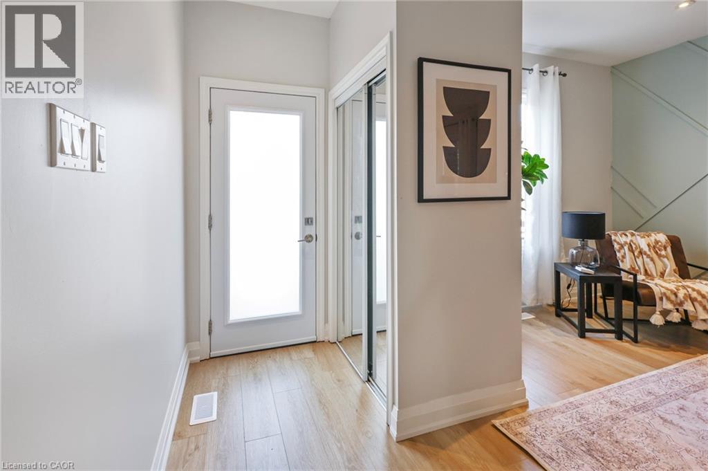 36 FRANCIS Street - 4