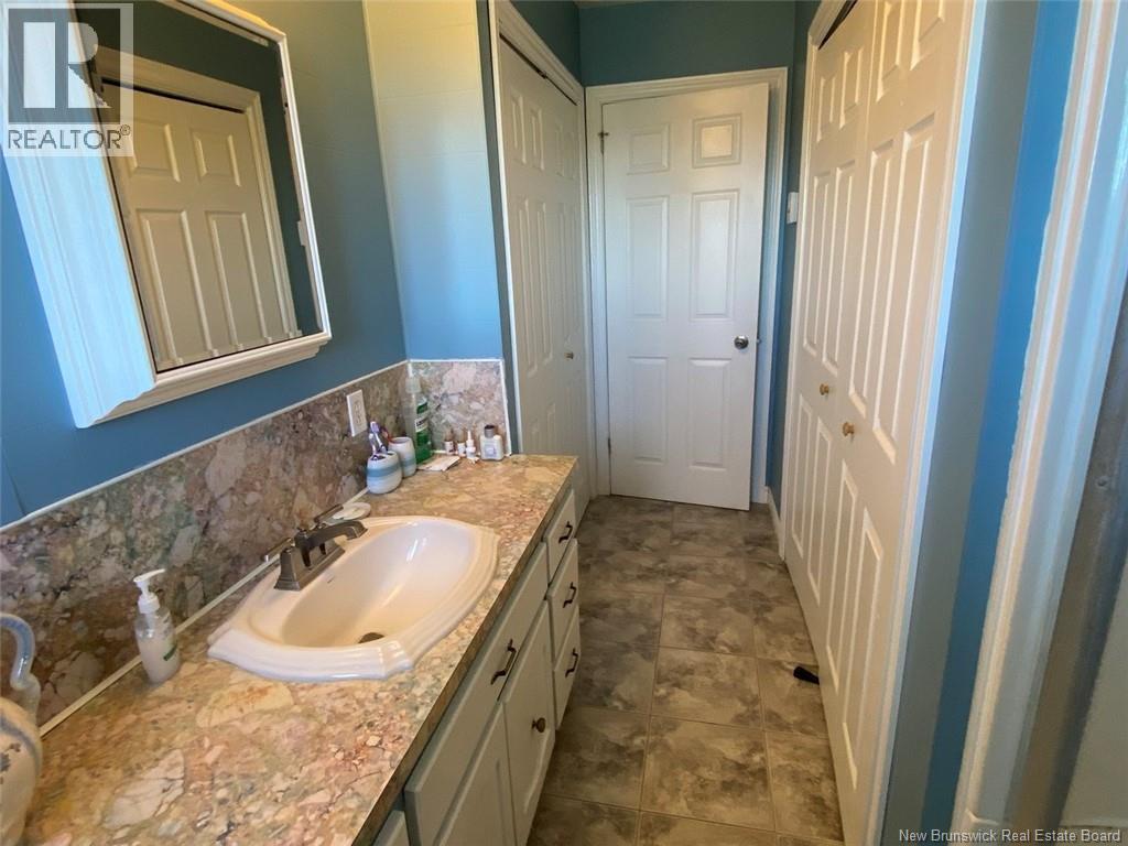 20 Sirois Road - 12