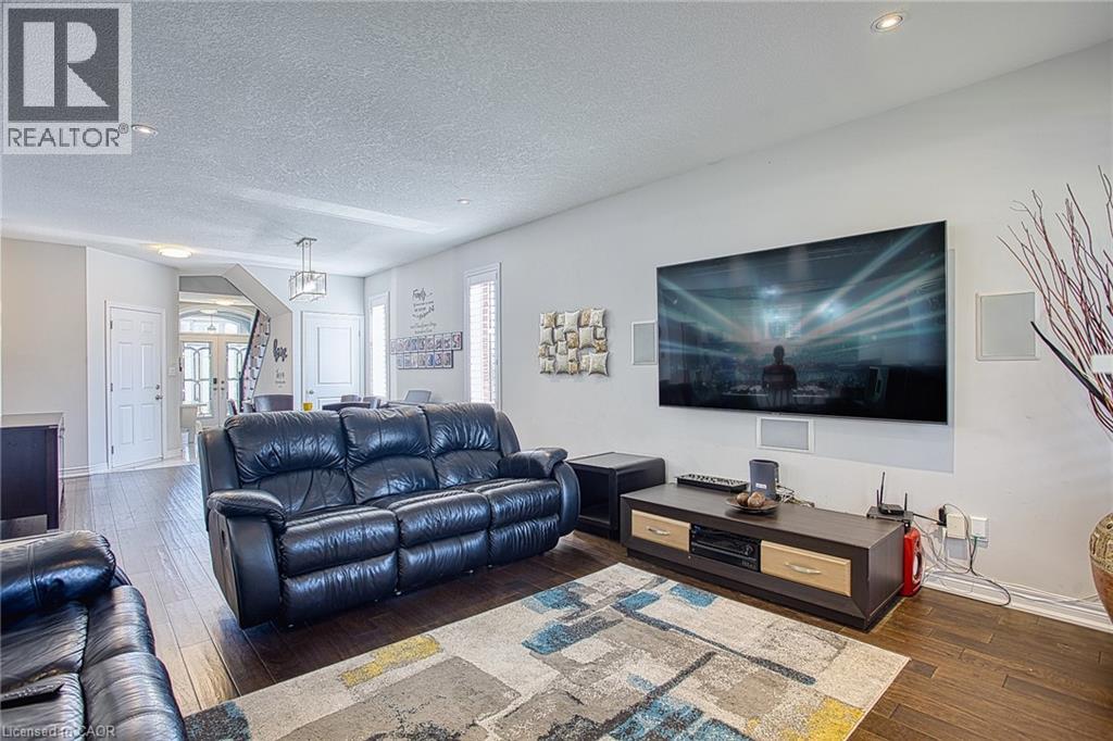 17 NARBONNE Crescent - 13