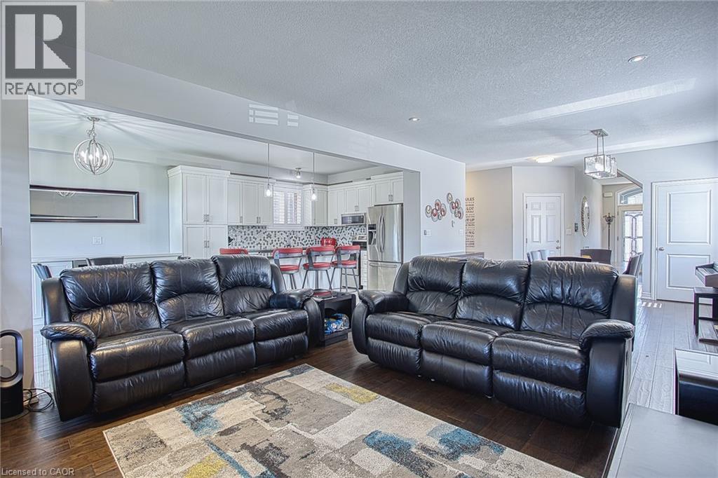 17 NARBONNE Crescent - 14