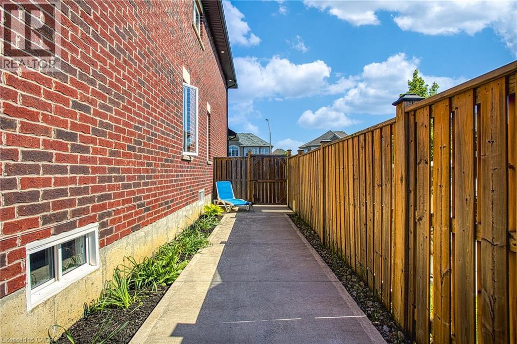 17 NARBONNE Crescent - 32