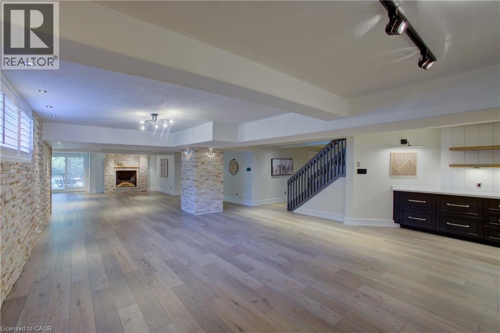 14 JAMES Court - 23