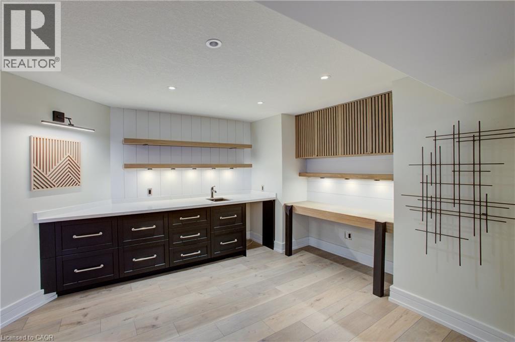 14 JAMES Court - 24