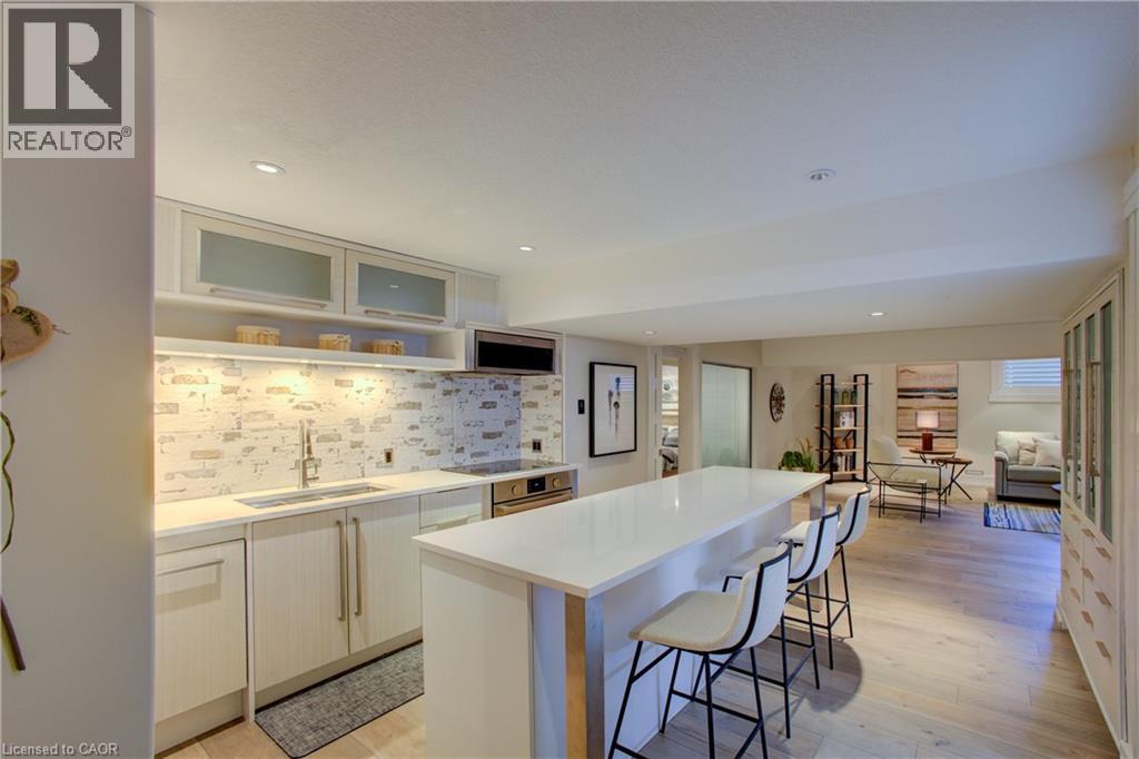 14 JAMES Court - 26