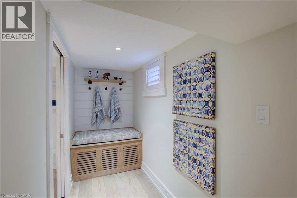 14 JAMES Court - 32