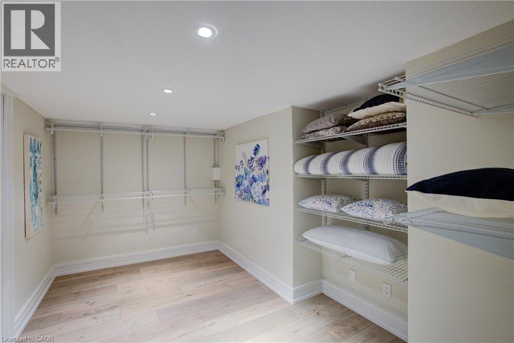 14 JAMES Court - 33