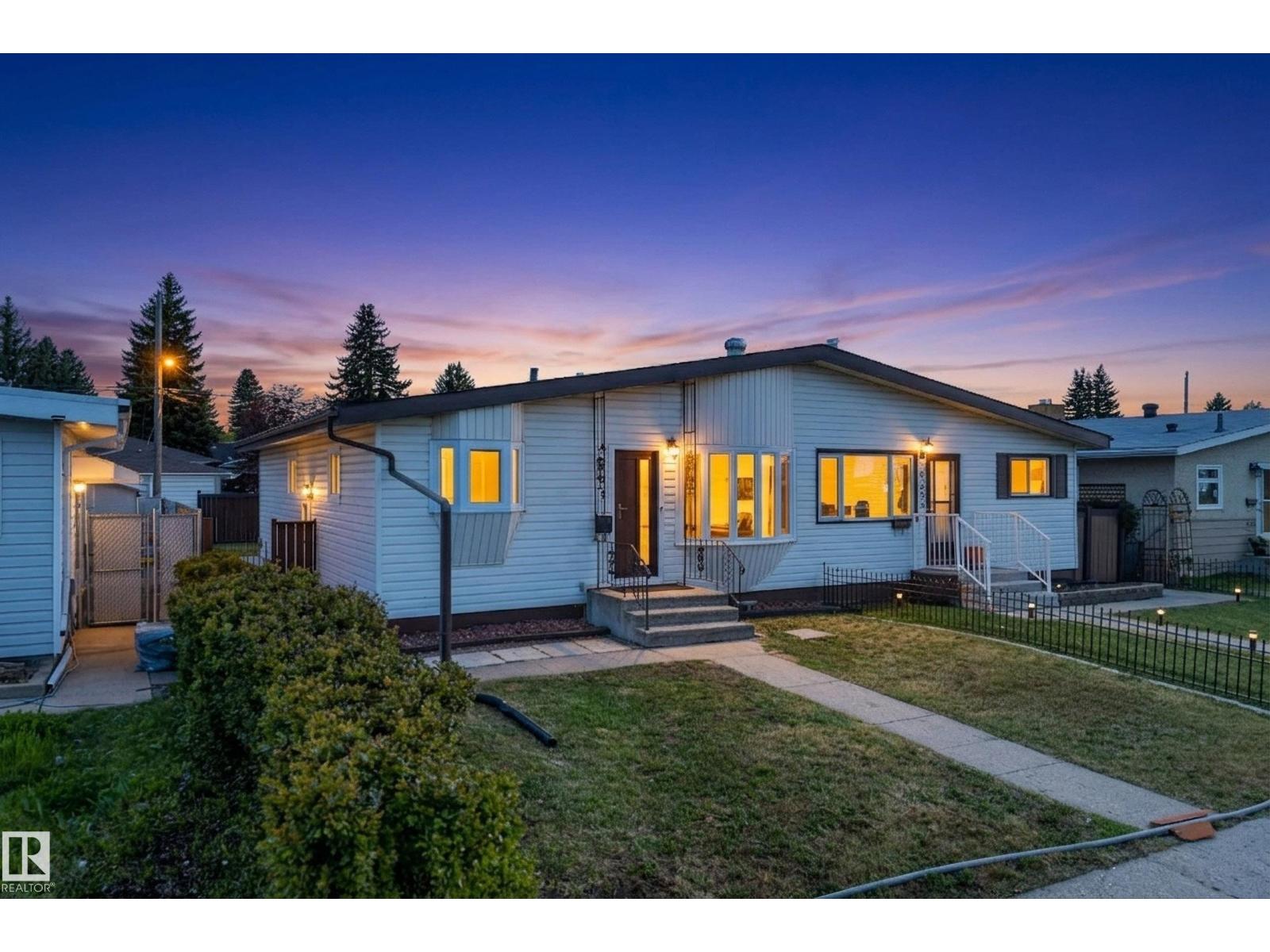 6203 90 AV NW - 1