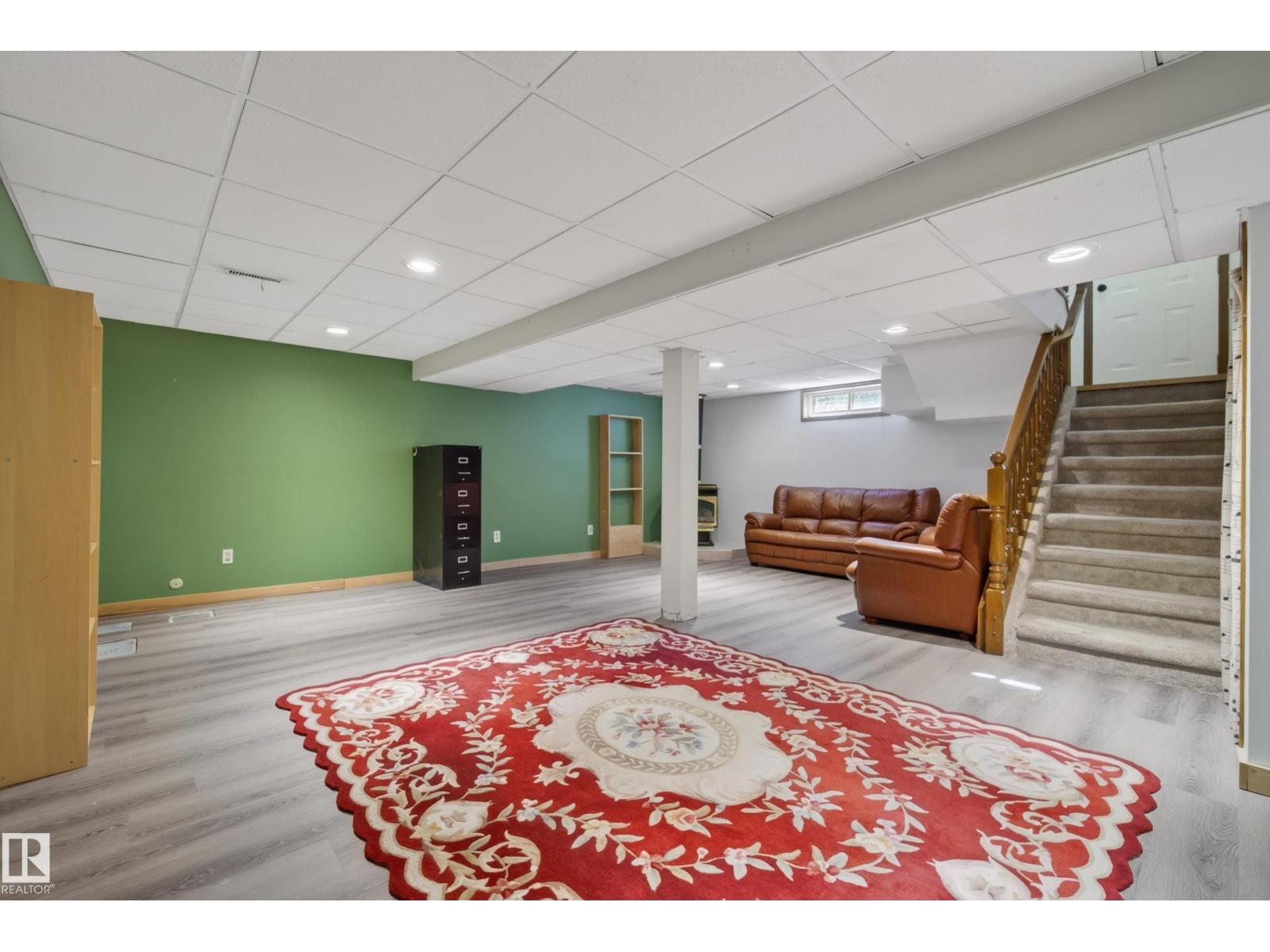 6203 90 AV NW - 22
