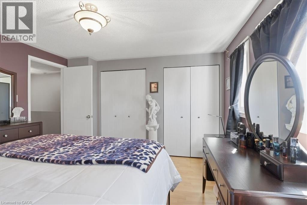 20 RIDGEWAY Crescent - 21