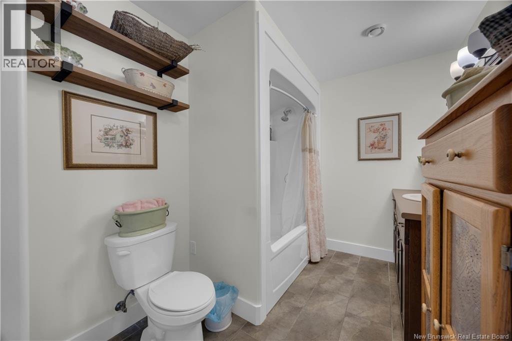 #22 130 Arlington Crescent - 19