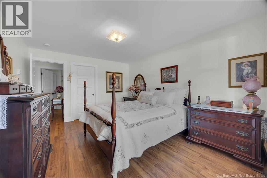 #22 130 Arlington Crescent - 23