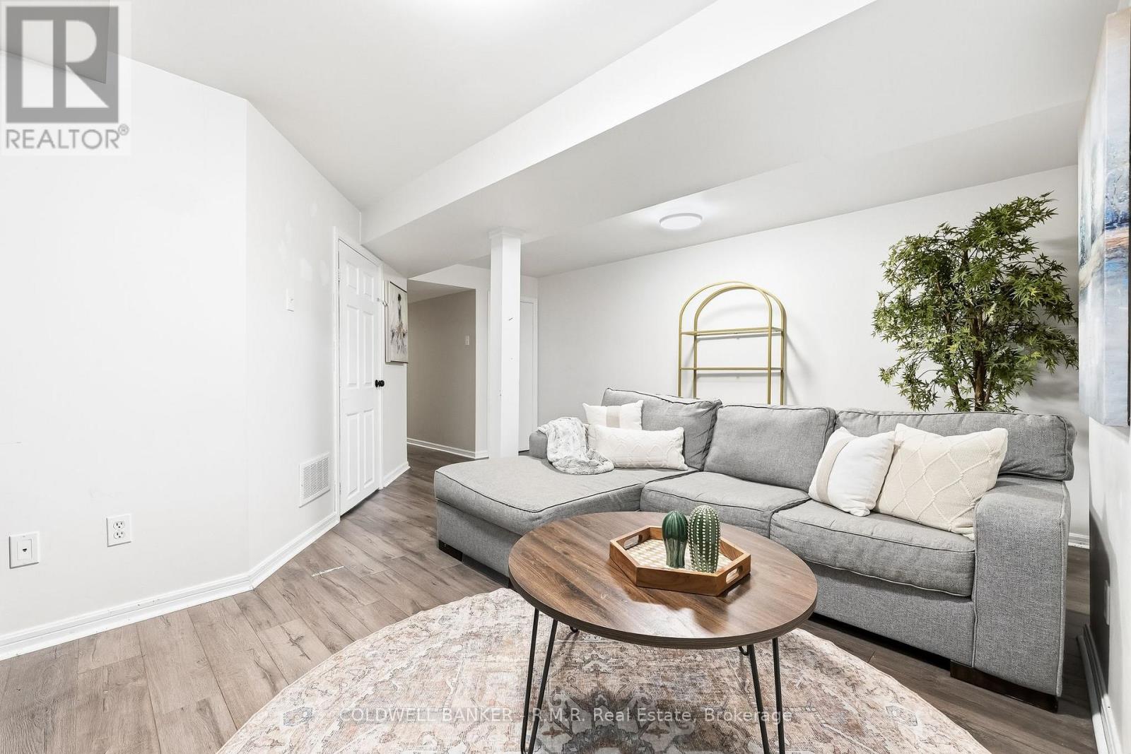 #12 811 WILSON ROAD N - 31