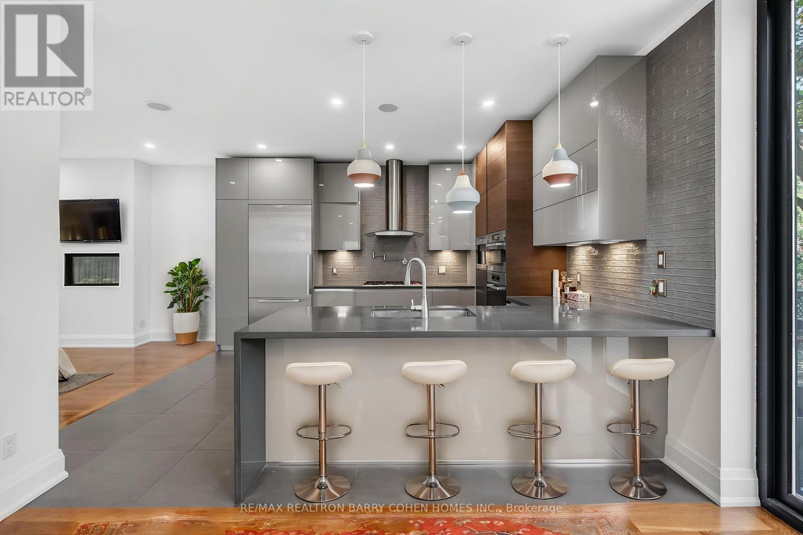 16 CHIPPING ROAD - 12