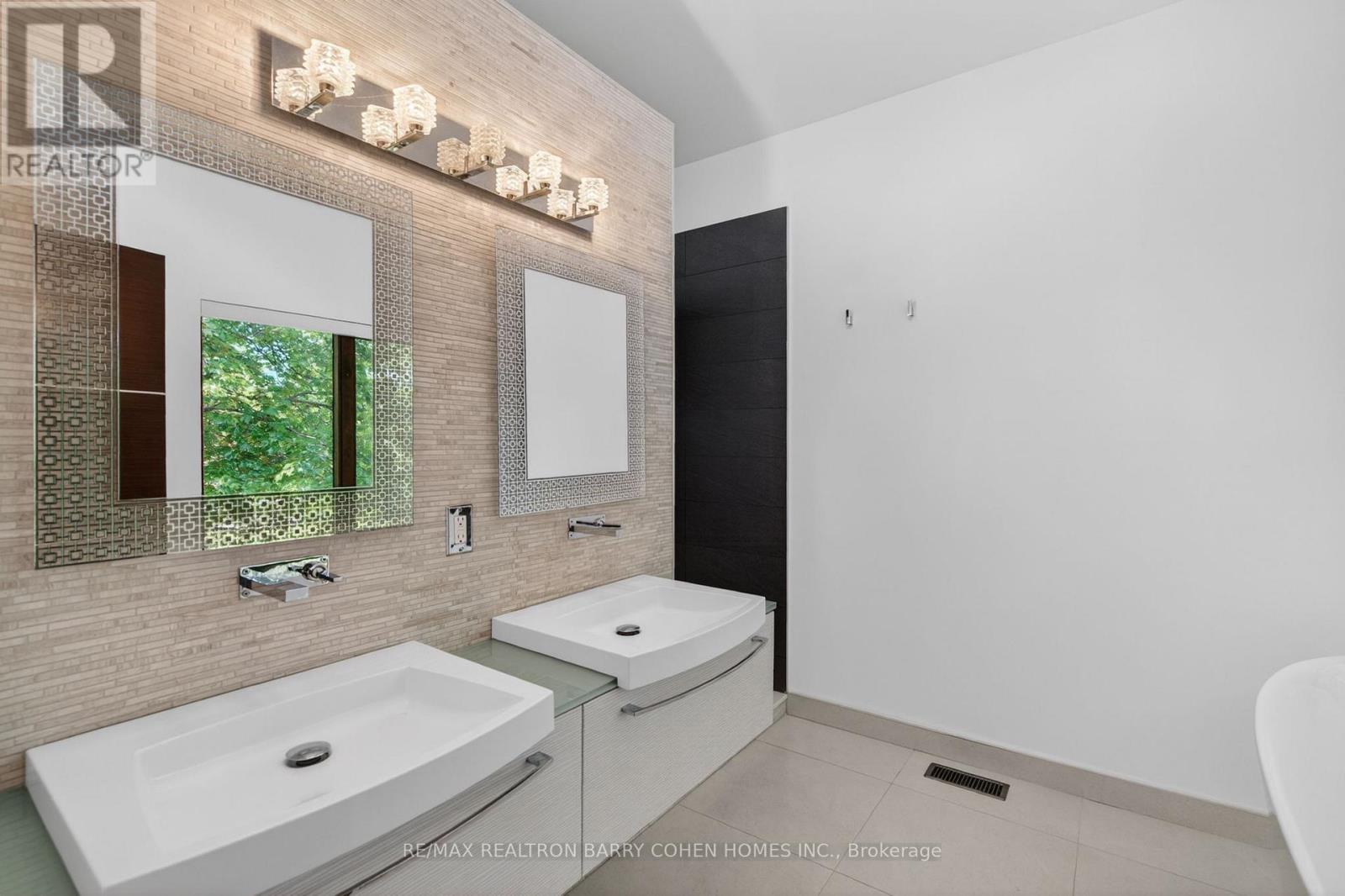16 CHIPPING ROAD - 25