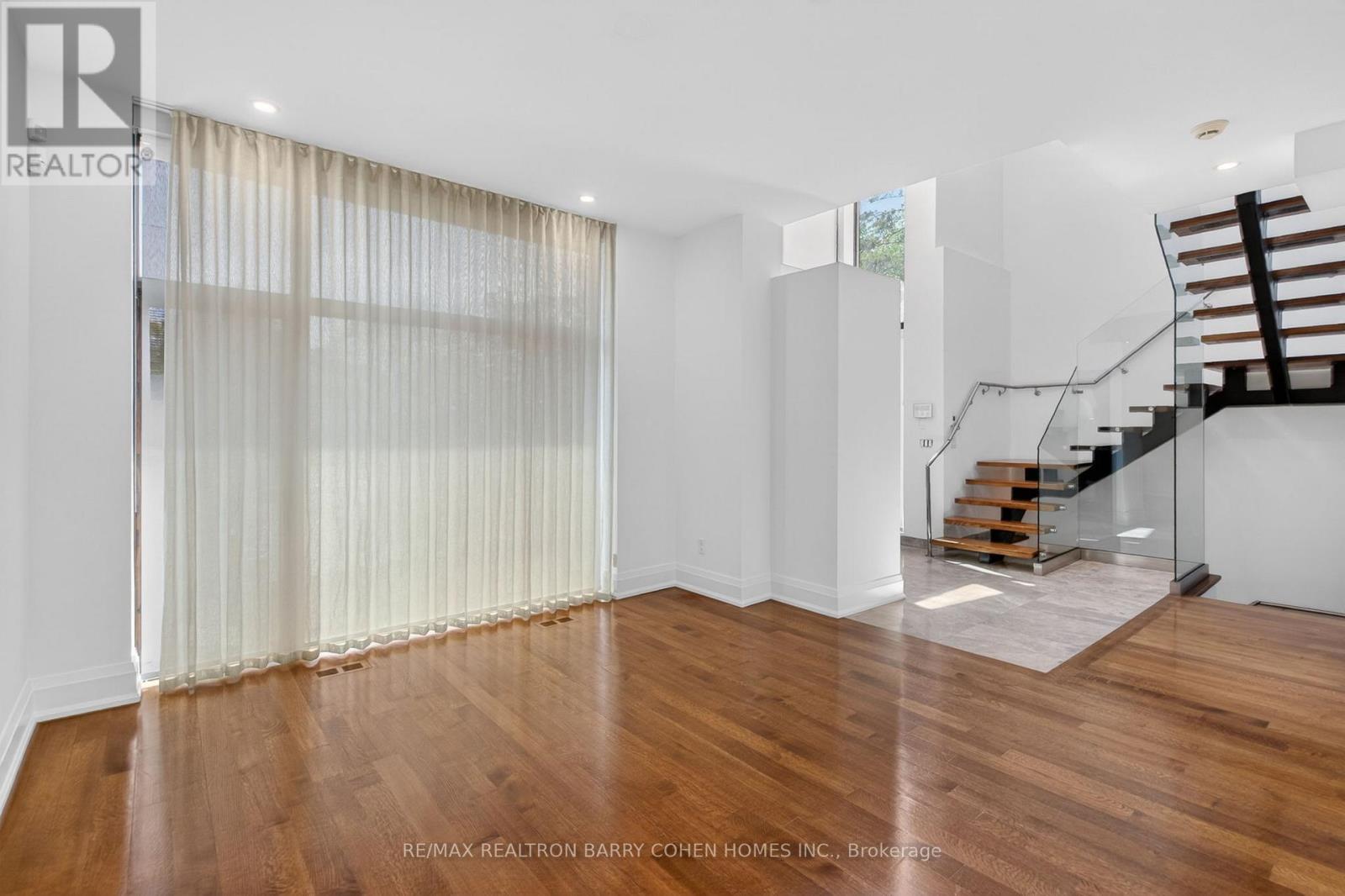 16 CHIPPING ROAD - 9
