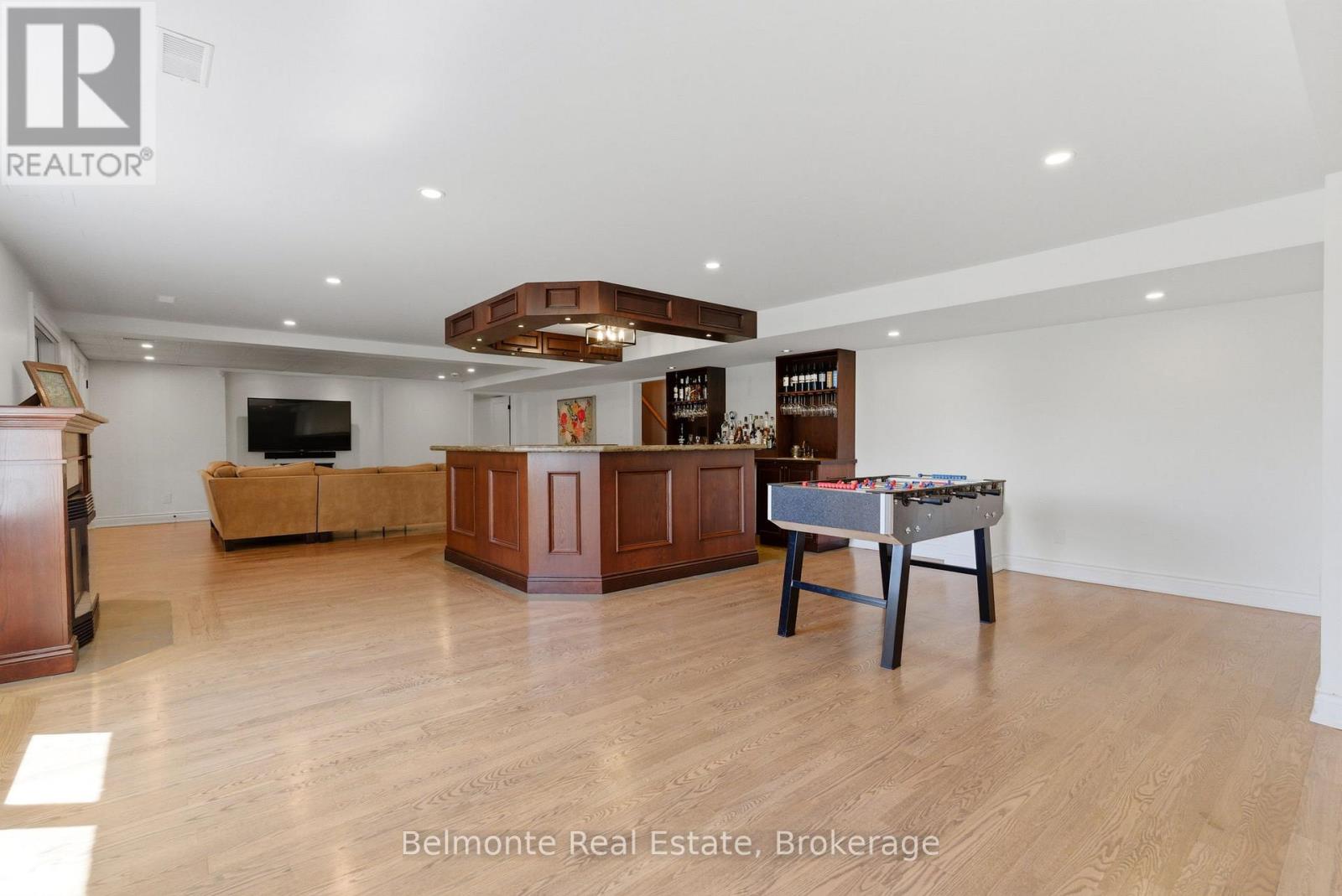 1045 BRAWLEY ROAD W - 33