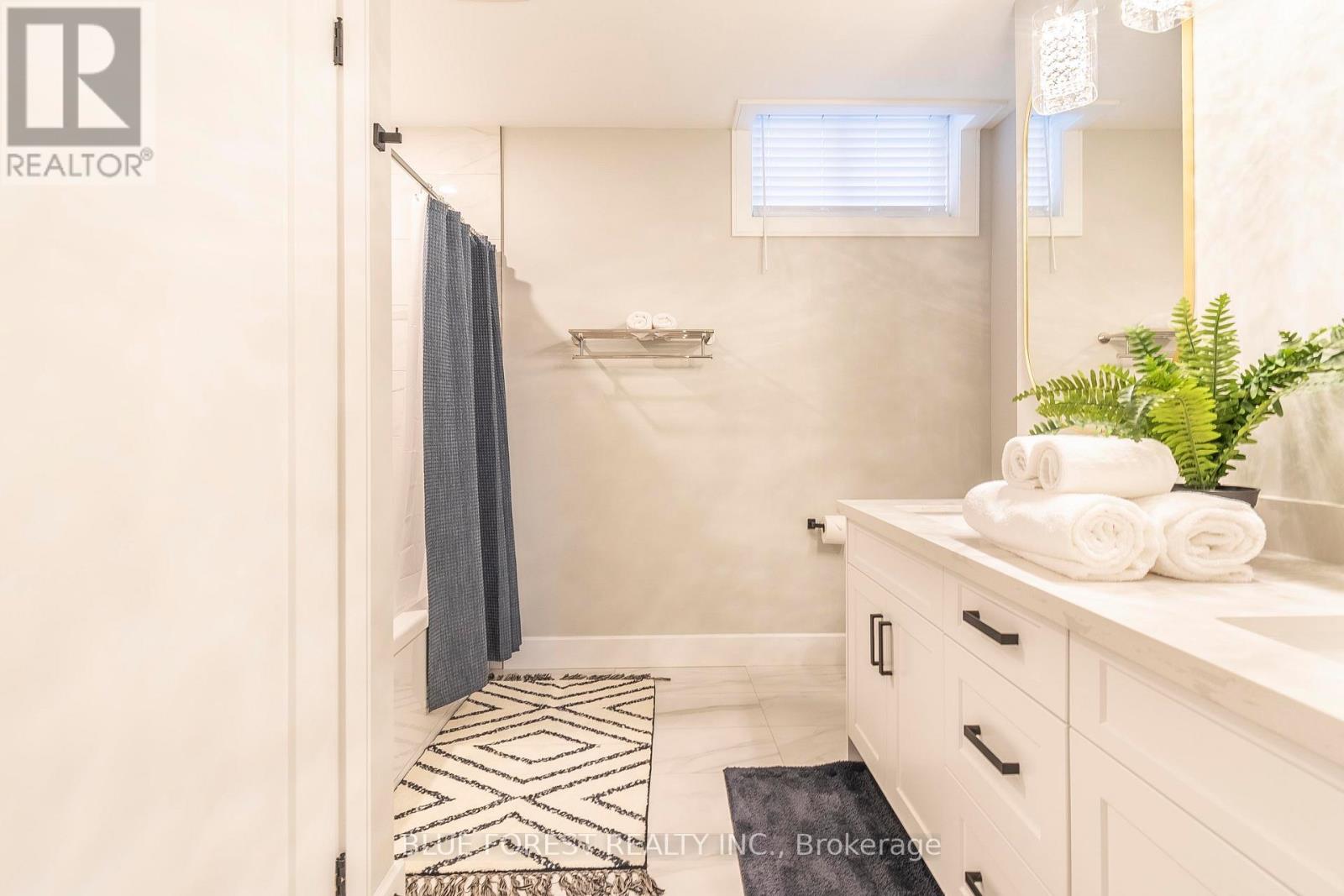 674 GRAND VIEW AVENUE - 38