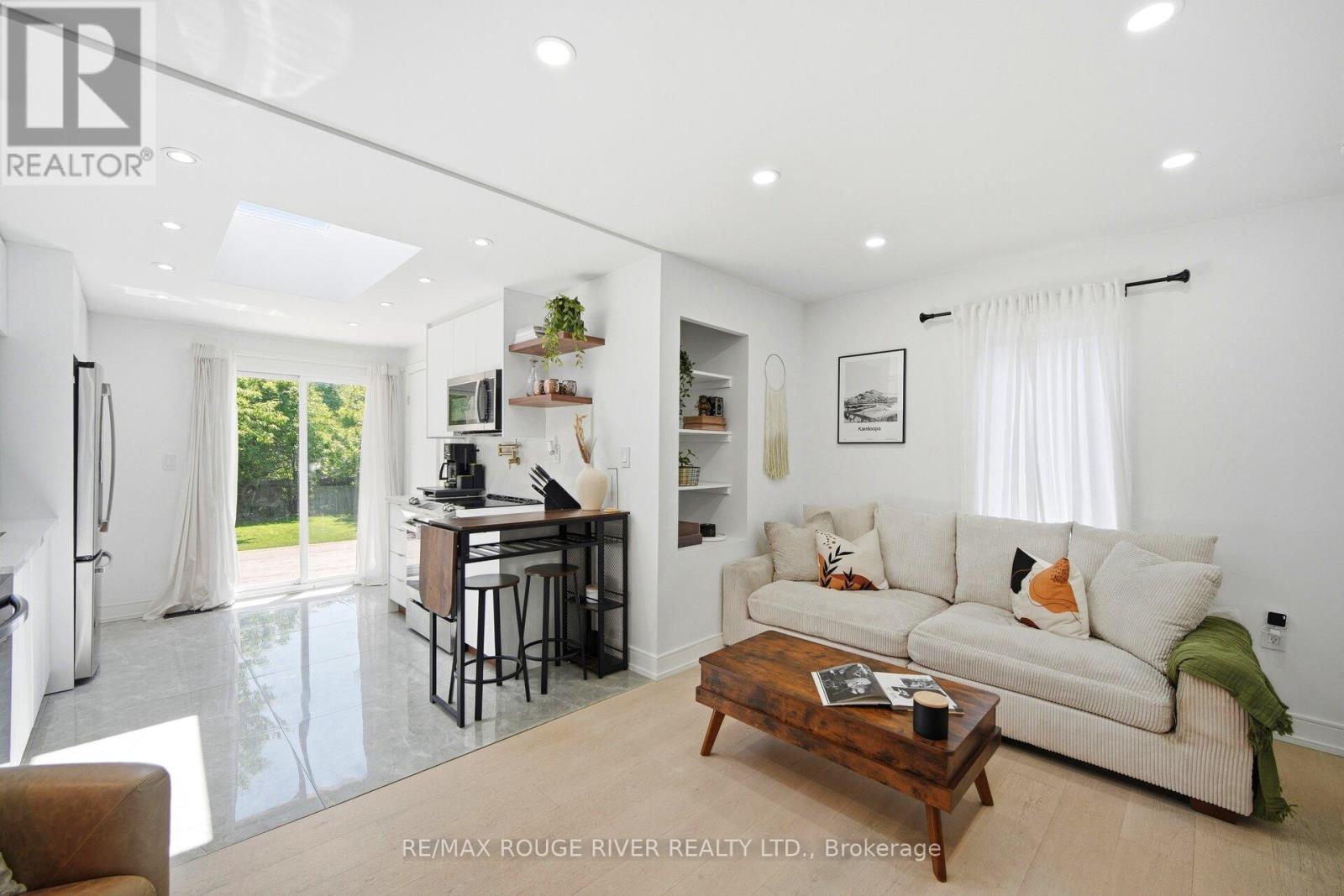 243 QUEBEC STREET - 5