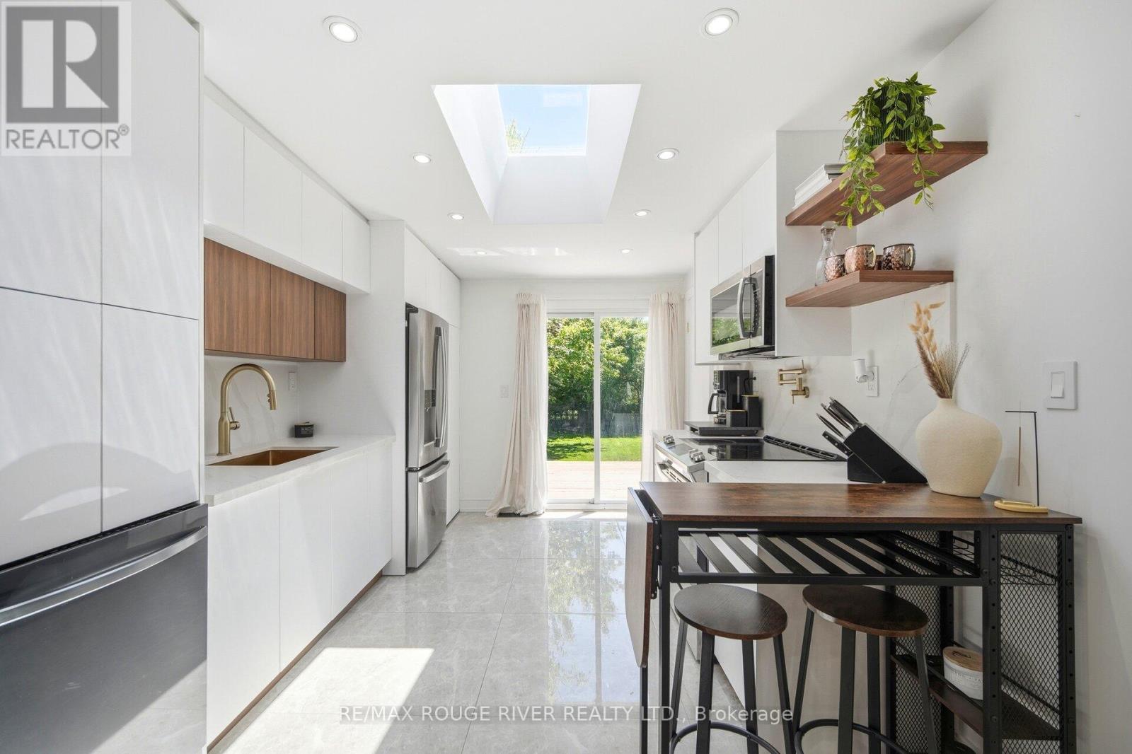 243 QUEBEC STREET - 6