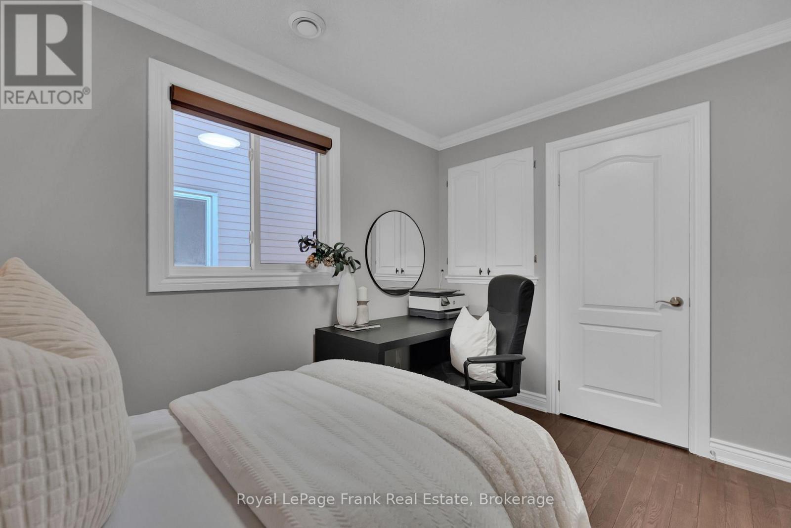 5 EMPIRE CRESCENT - 19