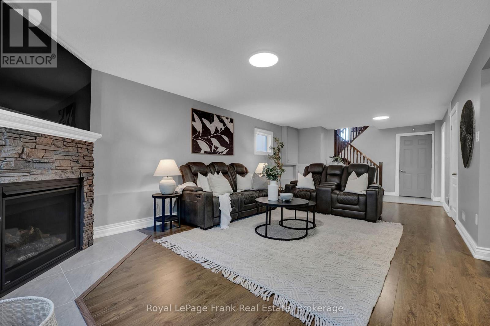 5 EMPIRE CRESCENT - 21