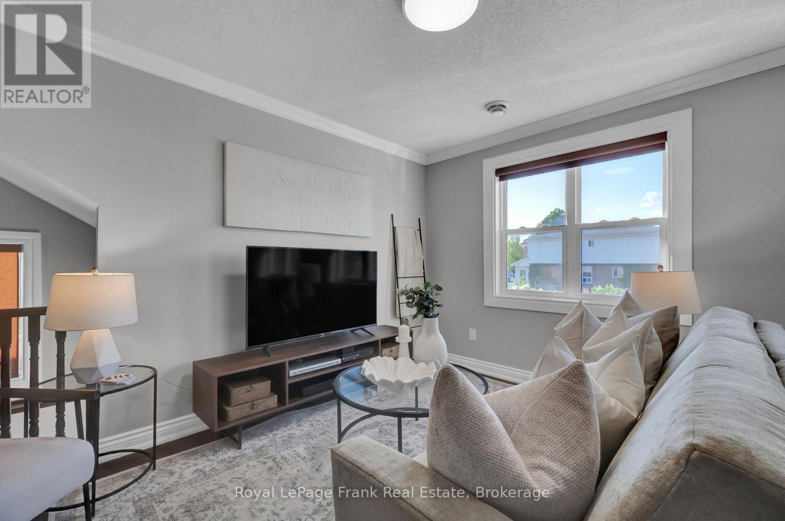 5 EMPIRE CRESCENT - 8