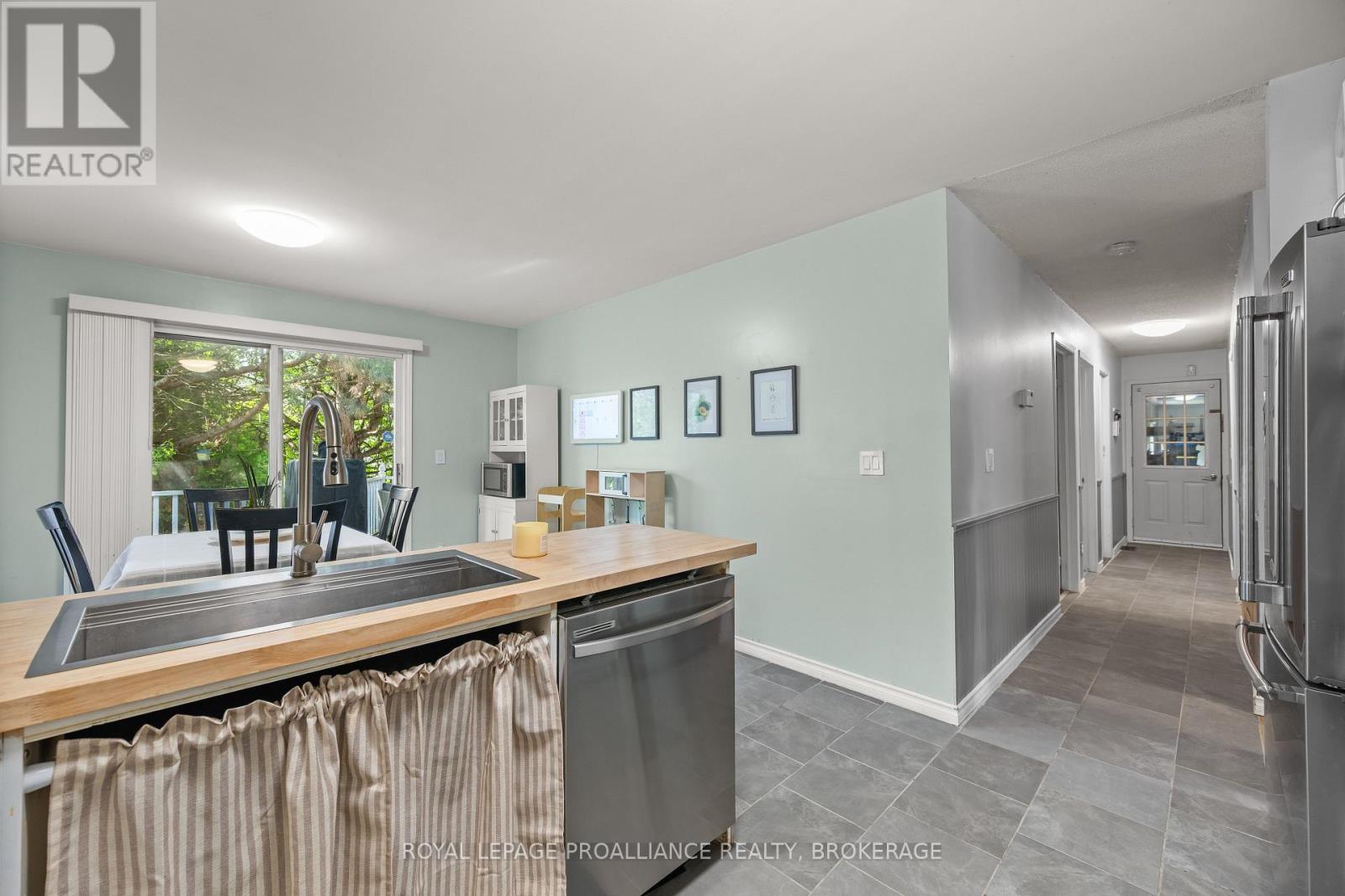 151 GREENLEES DRIVE - 10