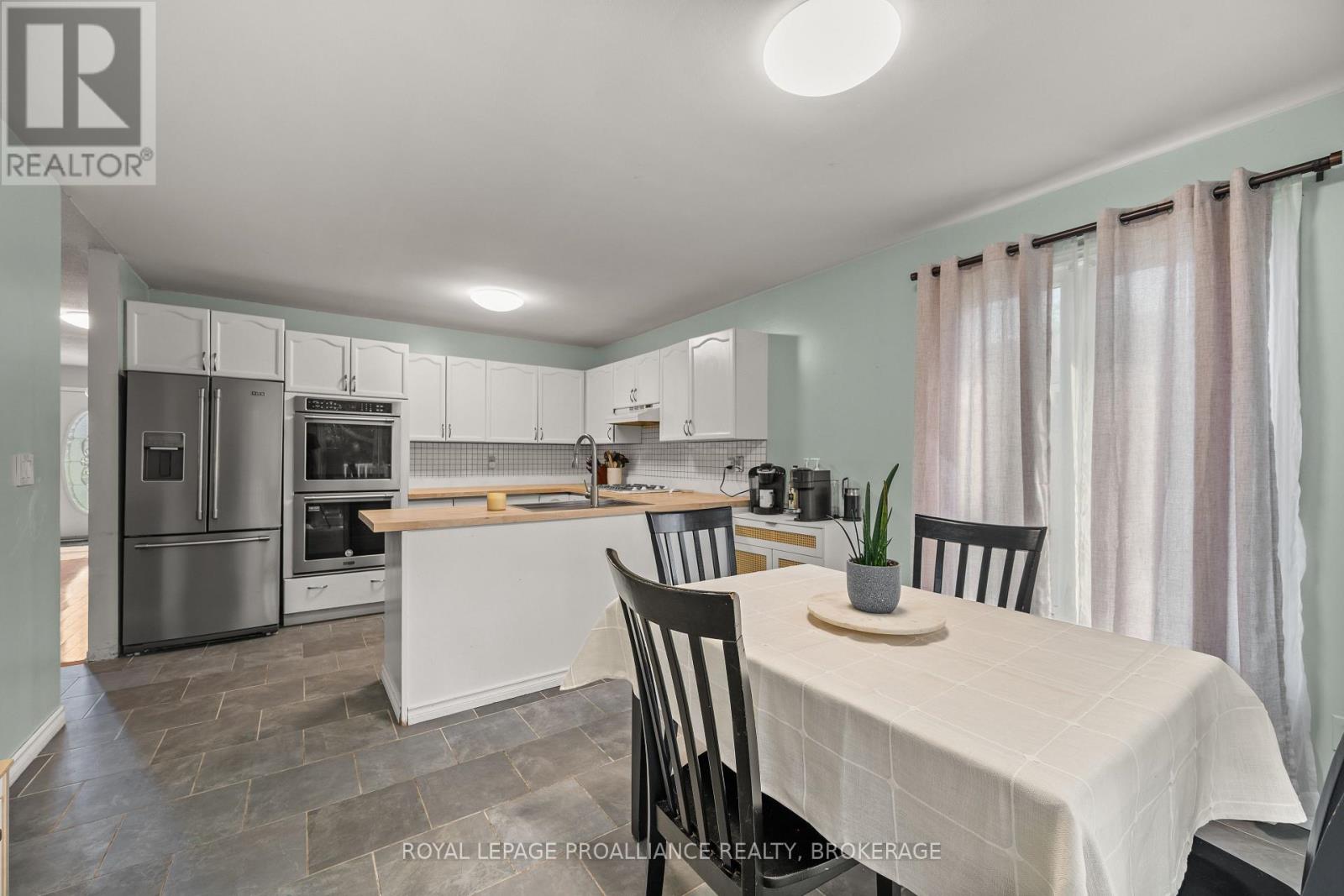 151 GREENLEES DRIVE - 13