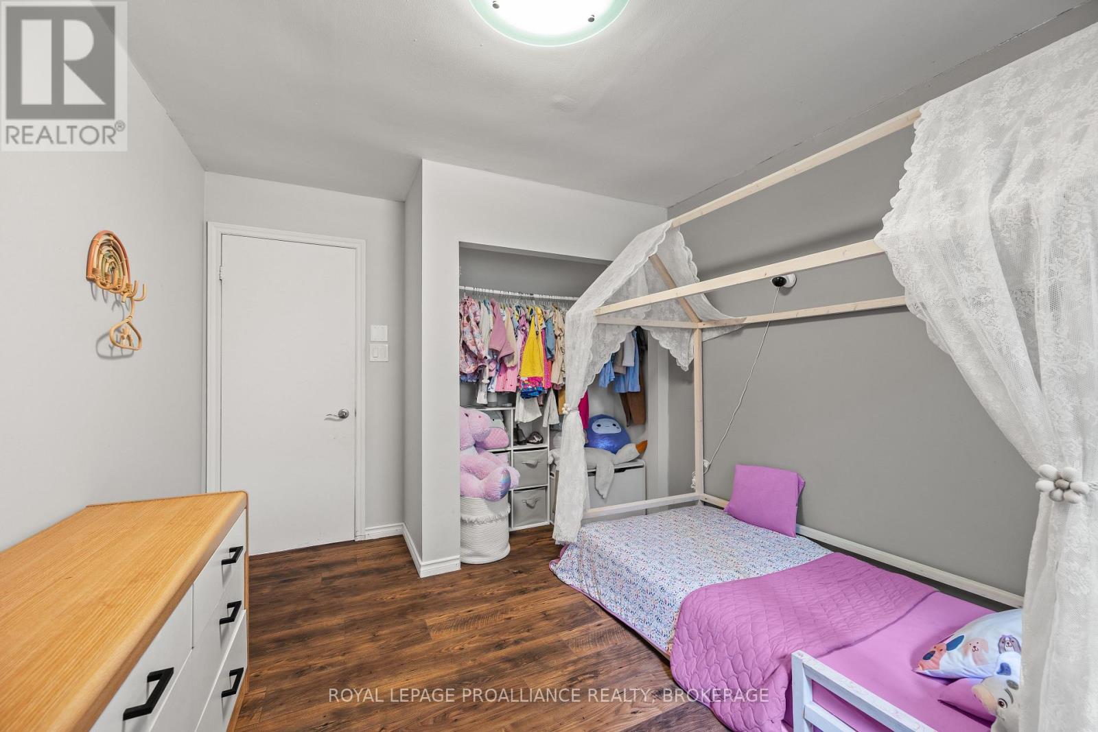 151 GREENLEES DRIVE - 16