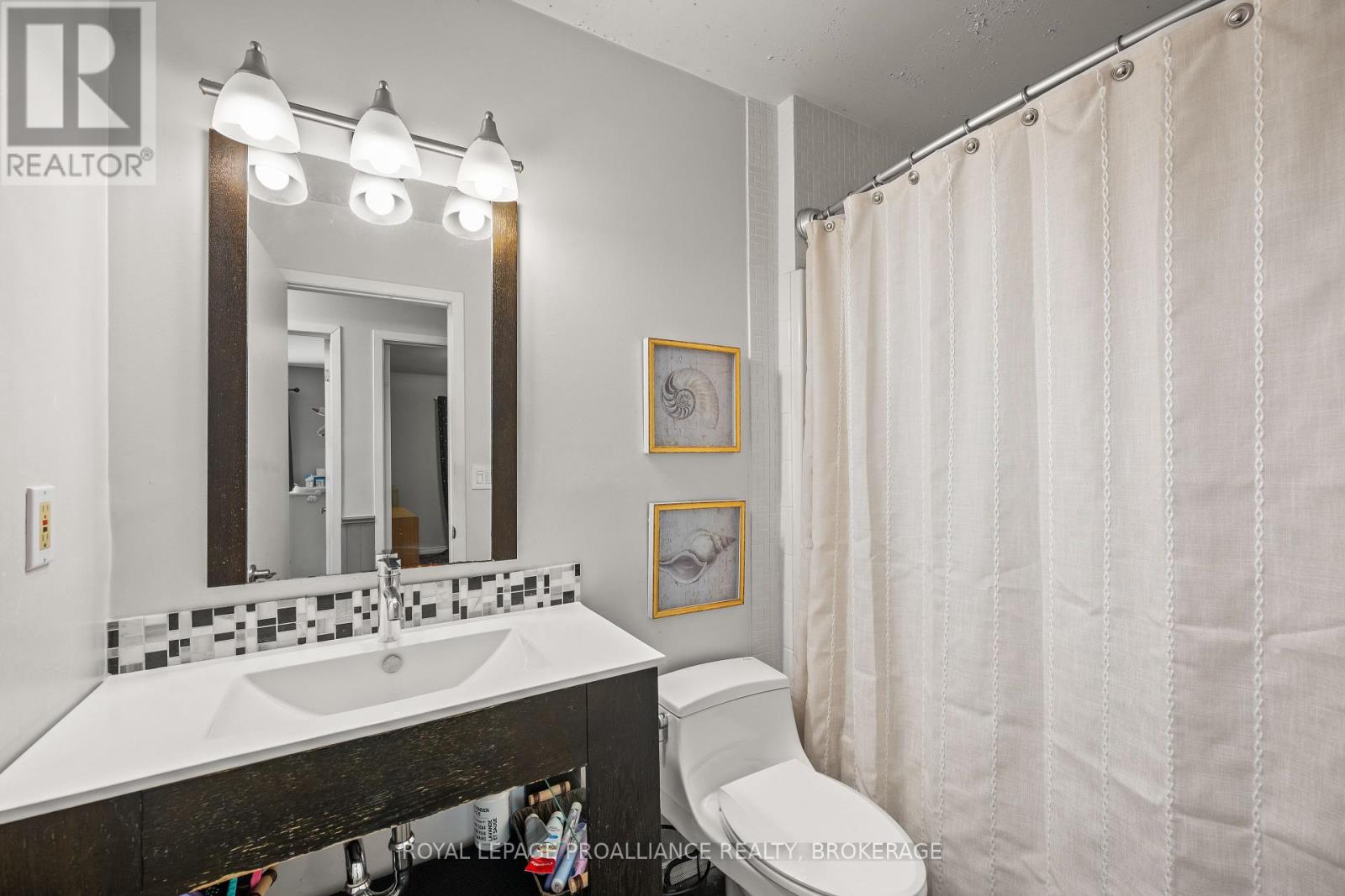 151 GREENLEES DRIVE - 17
