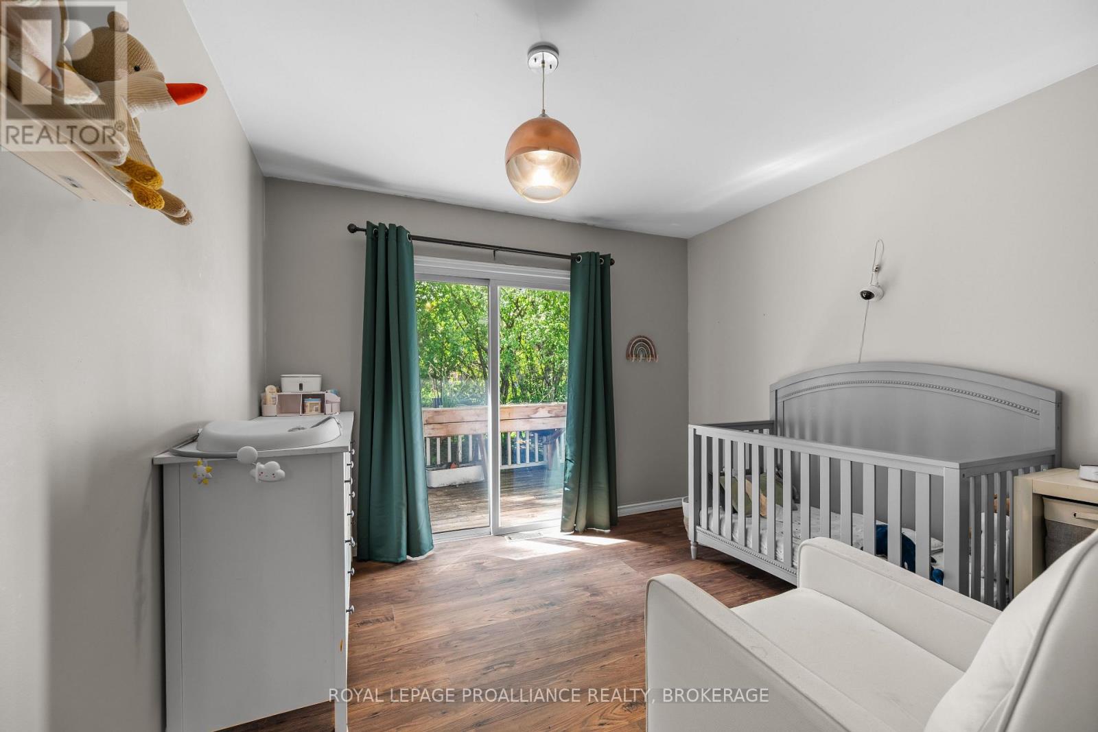 151 GREENLEES DRIVE - 18