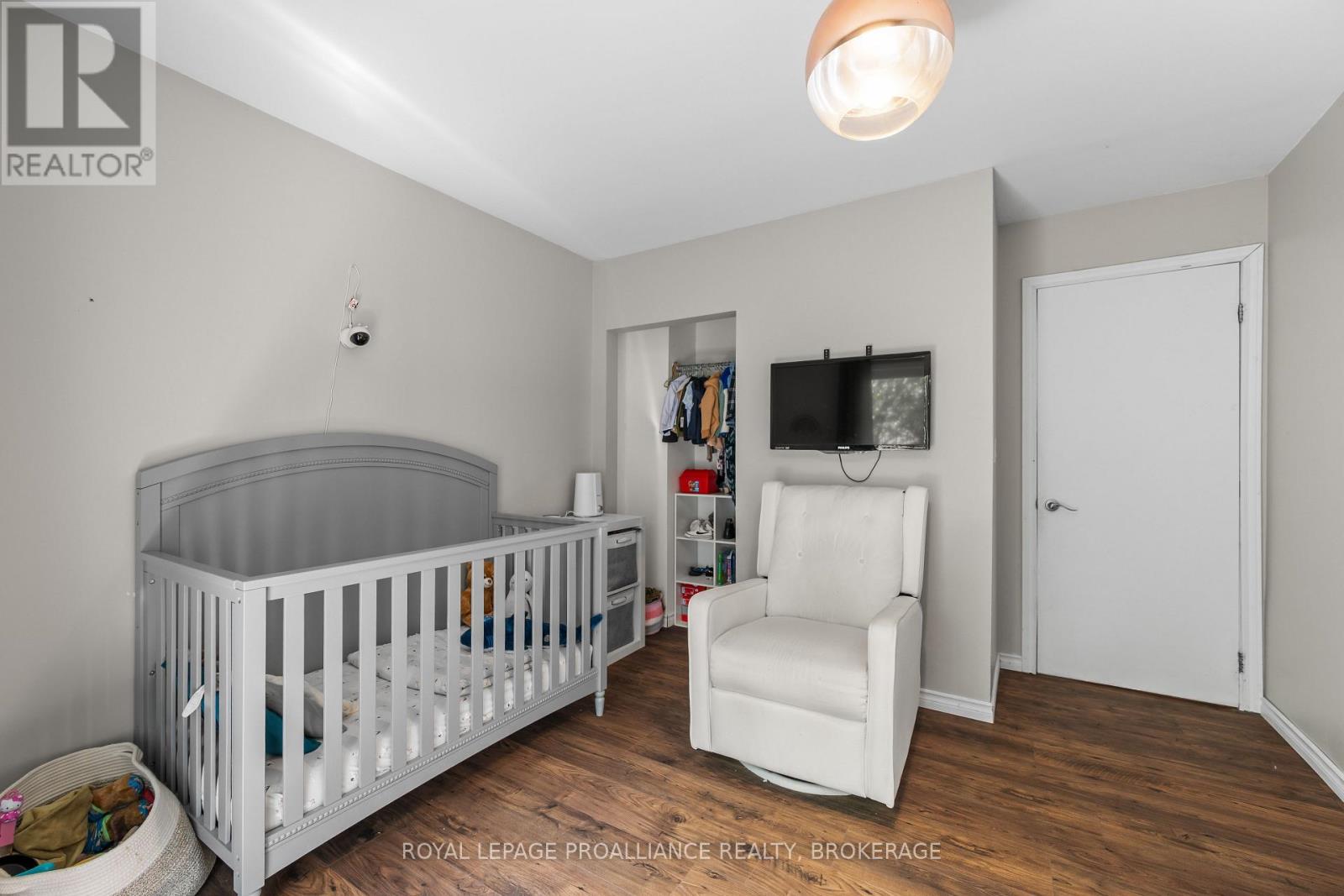 151 GREENLEES DRIVE - 19