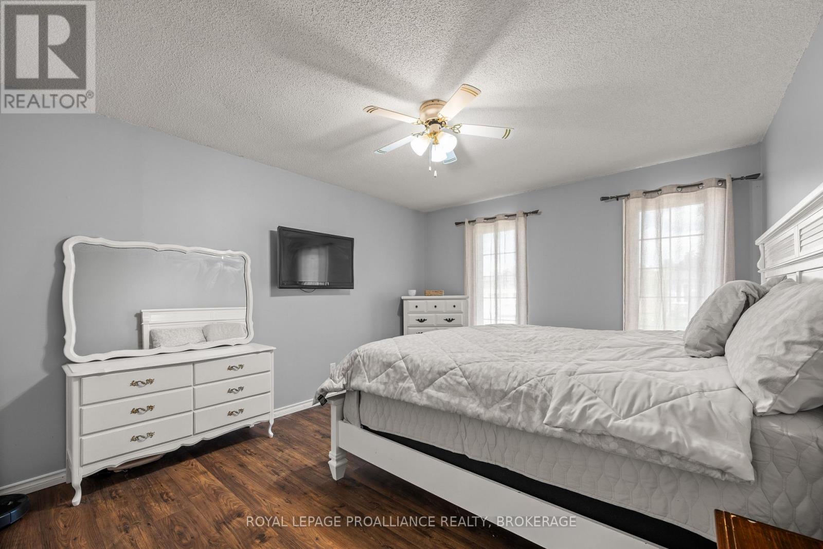 151 GREENLEES DRIVE - 20