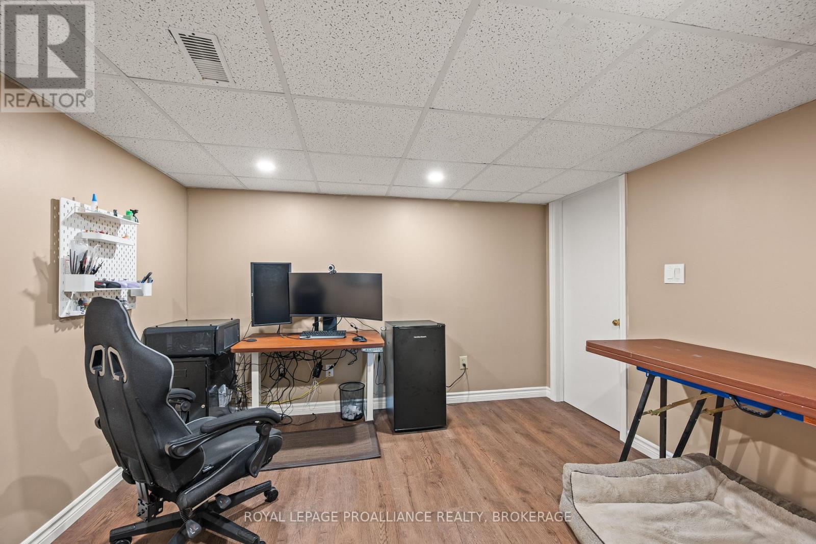 151 GREENLEES DRIVE - 34