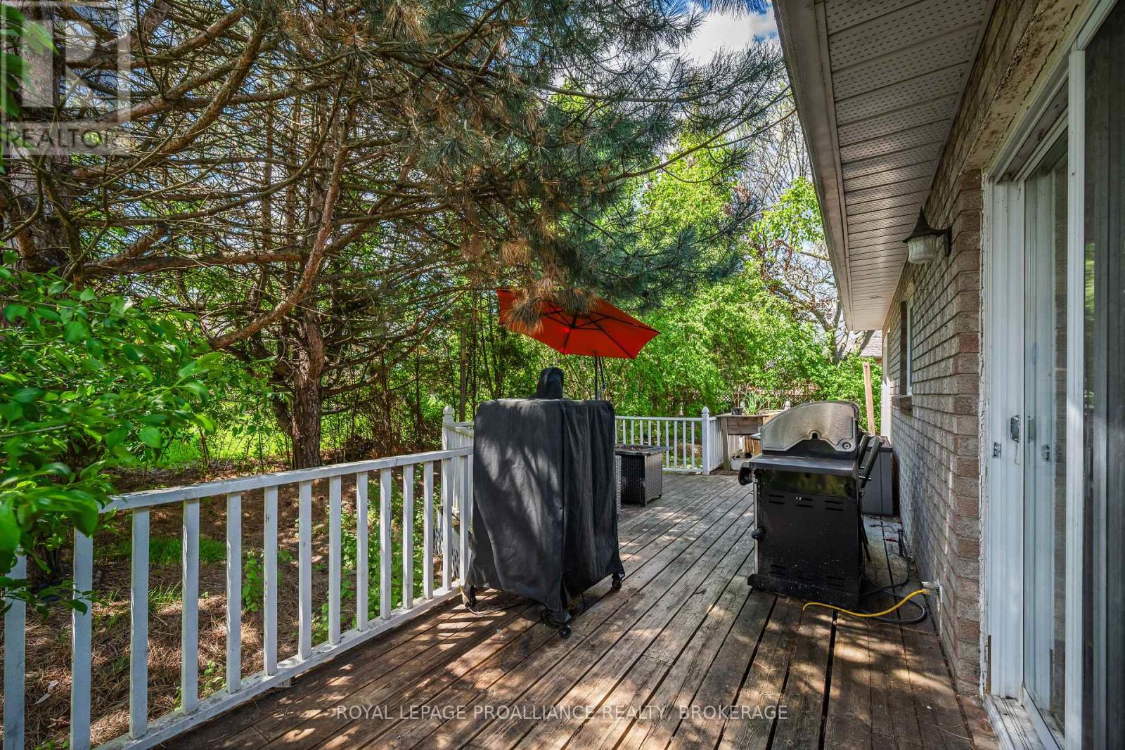 151 GREENLEES DRIVE - 35